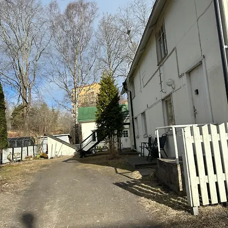 Puutaloyksioe 1 Km Jokirannasta Foeriltae Daire