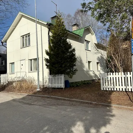 Puutaloyksioe 1 Km Jokirannasta Foeriltae * Turku